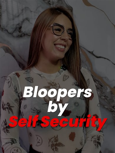 Un día normal de grabación en Self Security.🤣 🤡Nos ven muy serios en redes, pero tras las cámaras pasa esto. Ríete y comenta cuál fue el más chistoso.💬 #seguridad #bloopers #risas