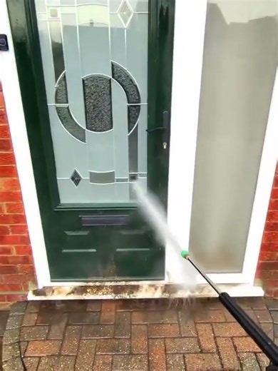 ‼️People think the pressure washing is the hard part… WRONG 😳💦‼️