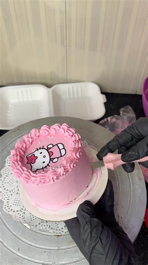 Hello kitty bento cake 😍😍😍