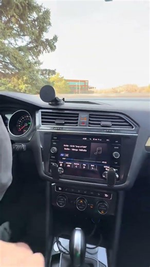 easily upgrade your old car with these ipad mounts 🚗🚗🫡🥰😭🔥 install your tablet/iPad in your car
