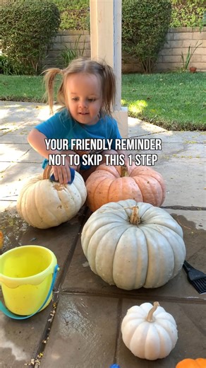 🔶 HOW TO MAKE YOUR PUMPKINS LAST ALL SEASON 🍂 Wash your pumpkins in a vinegar water solution to make them last 2–3x longer than unwashed. DIY Pumpkin Wash: 1 cup white vinegar 1 gallon water Mix, then gently scrub pumpkins and let air dry ⚠️ Skipping this step? You risk mold, rot, and mushy pumpkin disaster before Halloween even arrives. 🎨 Bonus: Let your toddler help scrub, to keep them entertained for like 20 minutes! #PumpkinHack #ToddlerApproved #washingpumpkins #ParentingTips #Momhack #p