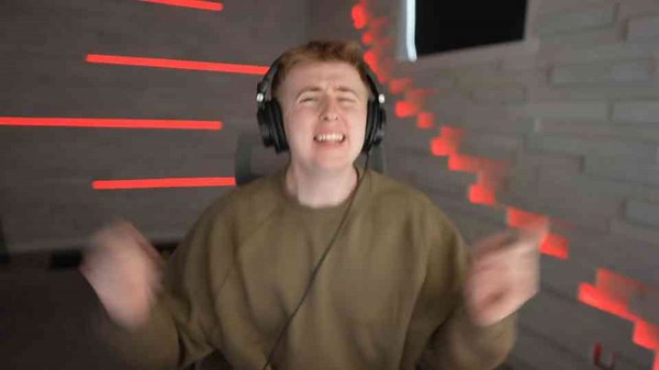 THE SCARIEST TEXT CHAT EVER!(5)