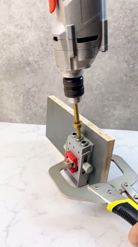 Pocket Hole Jig Kit with Dust Collection,Professional Adjustable Pocket Screw Jig 15° Angled Holes,Versatile Drill Guide Jig for Materials 1/2" to 1-3/4" Thickness