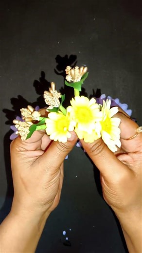 “Turn Trash into Treasure! 😍💐 Cake Board Wall decor DIY” #walldecor #walldecorcraft #viralcraft #diy