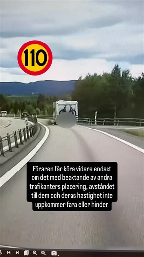 Polisen Nord – trafikpolisen on Instagram: "Obs! Filmen inzoomad. Ofta ser vi detta i trafiken. Att man i samband med väjningsplikt eller stopplikt kör ut och orsakar hinder eller fara. Som förare måste man göra en bedömning innan man åker ut på korsande väg. Är avståndet till korsande trafik för kort får man vänta tills det blir en större lucka. Trafikförordningen 3 kap. Bestämmelser för trafik med fordon 5 § Förare som har väjningsplikt skall tydligt visa sin avsikt att väja genom att i god ti