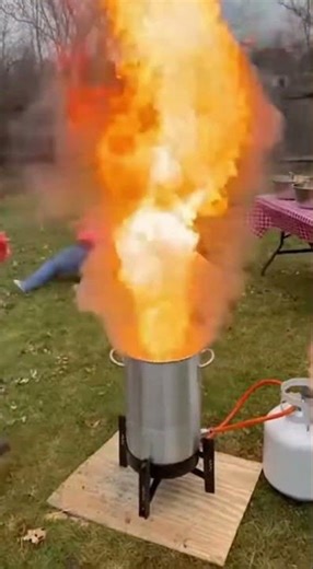 Becky and Grandpa frying turkey. 🦃🔥 #thanksgiving #turkey #funny #dingalinged #comedy #funnyshorts