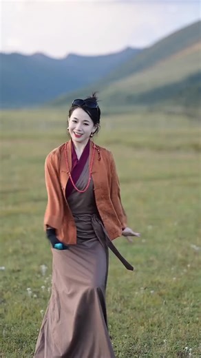 Exploring Tibet Culture, Style, and Traditional Clothes | Pudala Palace