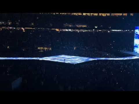 Taylor Swift goes swimming