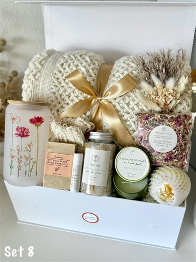 SPA Gift Box for Her, Unique Spa Gift Basket, Luxury Birthday Gift Set, Relaxation Self Care Package for Her, Hug in a Box, Mom Sister Boss - Etsy