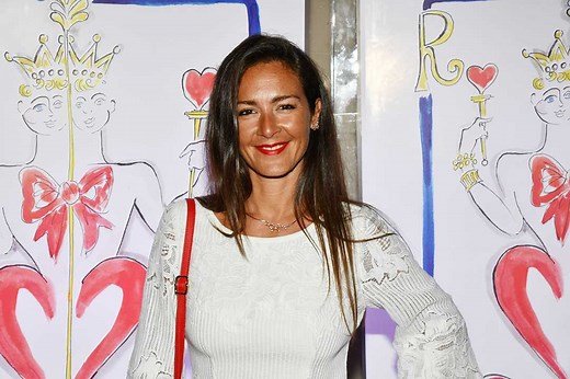 412K views · 213 reactions | On la connait depuis qu'elle est enfant dans la série Navarro ! On souhaite un joyeux anniversaire à Emmanuelle Boidron  | Télé Loisirs | Facebook