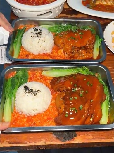 Insanely Juicy Melting Pork Shank Rice Bowl! | Home Kitchen China
