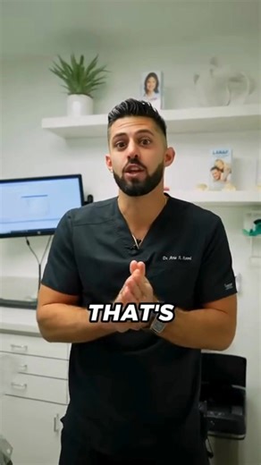 Most people don’t realize this until it’s too late: not all dental implant results are the same. The difference isn’t the surgery, it’s the process behind it. At 𝗪𝗮𝗿𝗺 𝗦𝗺𝗶𝗹𝗲𝘀 𝗗𝗲𝗻𝘁𝗮𝗹 𝗜𝗺𝗽𝗹𝗮𝗻𝘁 𝗖𝗲𝗻𝘁𝗲𝗿, we follow a proven, step-by-step workflow designed to deliver predictable, natural-looking full-mouth implant results. Here’s how we make it simple and reliable: ✅ 3D imaging & digital guides for precise implant placement ✅ Digital smile previews so you know exactly what yo