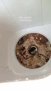 37K views · 203 reactions | Assalaamu'alaikum. The washing machine is clean on the outside but dirty on the inside. Mesin cuci bersih dari luar tapi kotor bagian dalam | Suhamrul Suyaeni | Facebook