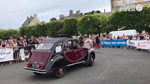 Le 14 e Tour de Normandie des voitures anciennes