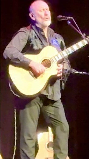 Colin Hay of Men at Work sings “Land Down Under” | Cahn Auditorium, Evanston IL | Nov 1, 2025