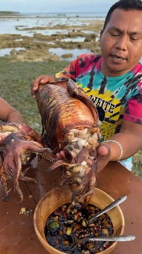 Lechon giant squid 🦑 #alcaraztv | Idol Ytang