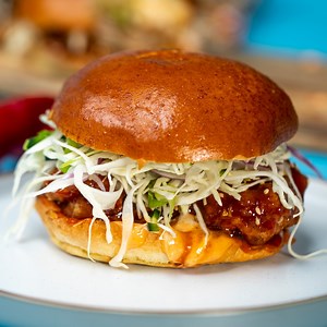 220K views · 1.3K reactions | Delicious Orange Chicken with Crunchy Creamy Slaw! | Twisted | Facebook