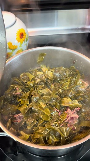 Collard greens and Cornbread #gardenfeed#newmusiccoming ##gardens
