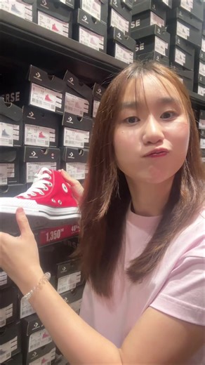 Converse Outlet @Converse Thailand จัดโปรดีมาก ลดเพิ่มสูงสุด 40% และถ้าซื้อครบ 4,000 บาท ลดเพิ่มไปอีก 500 บาท คละสินค้ากันได้ด้วย ชวนเพื่อนชวนแฟนไปหารกัน ตั้งแต่วันนี้ - 1 ก.พ. 69 Converse Outlet ❤️ 📌 เซ็นทรัลวิลเลจ 📌 สยามพรีเมี่ยม 📌 เมืองทองธานี #ConverseOutlet #Sale