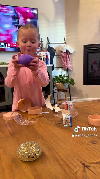 Finally… she gets to do her own unboxing! #fivebelow #viraldumplings #rareglitterdumpling #unboxing