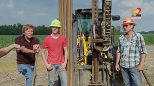 673K views · 7.4K reactions | #GrandesTesorosdelMundo David Hale y su equipo continuan en la búsqueda del naufragio del barco Malta, que se encuentra enterrado bajo un campo de maíz cerca del río Misuri. Utilizando las lecturas del magnetómetro de 2015, David ha localizado la posible ubicación de la caldera de hierro del Malta en el centro del barco. El objetivo del equipo es perforar para encontrar un lado del naufragio. | HISTORY | Facebook