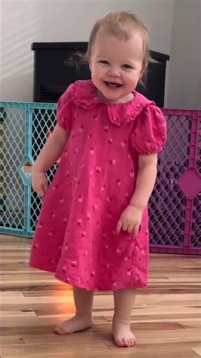 The little eyebrow raise, like come get me mama ♥️ babies view 🐣 #babiesview