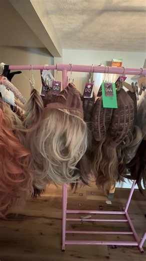 Live wig event. Giveaway while live