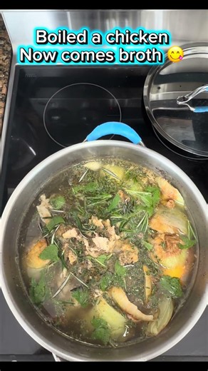 Homemade chicken bone broth for easy cheap meals