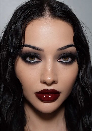 90s Vampy Grunge Lip Tutorial 🦇💋