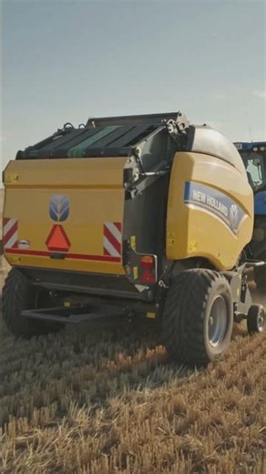 New Holland Baler at Work | Amazing Hay Baling Process in the Field 🚜🌾