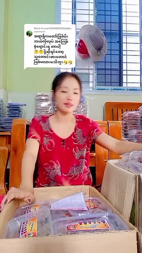 Organizing Plastic Containers Efficiently