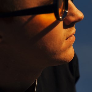 Childish Eyes - Luke Anger: Song Lyrics, Music Videos & Concerts