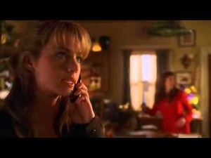 Smallville - 5x22 - Vessel - Lois tries to get a flight for her and Mrs. Kent