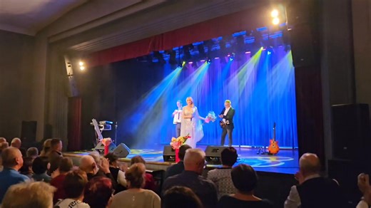 Kościan Dziękuję ❤️ Po raz drugi witacie mnie w tym roku salą wypełnioną po brzegi‼️🔥 To fantastyczne, że nowe piosenki, które jeszcze nie są wydane na płycie są przez Was tak wspaniale podchwycone i śpiewane🥰 Kocham nasze spotkania❤️ | Teresa Werner