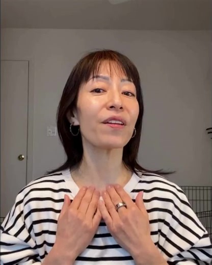 Fumiko Takatsu • Pro Age Leader on Instagram: "I am not perfect, but I am still the BEST Face Yoga teacher out there ✨⁠ ⁠ Why?⁠ ⁠ Because I’ve dedicated two decades to studying every facial feature, every muscle, every tendon, and every inch of skin.⁠ ⁠ Because I’ve developed THE Face Yoga Method—a science-backed approach that has helped thousands of women (and men) reconnect with their natural beauty.⁠ ⁠ But ALSO because…⁠ ⁠ I know what it feels like to look in the mirror and not recognize your