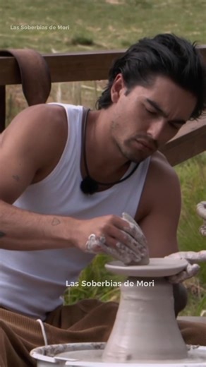 Sergio Mayer Mori: Creando Vasijas de Cerámica