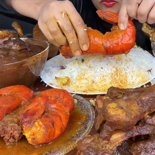 ASMR: EATING SPICY PRAWN CURRY🔥 BASMATI RICE || #shorts #mukbangn#asmreating #mukbangasmr #asmr