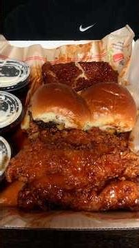 first time eating chili’s! 🌶️ #mukbang #asmr #food #mozzarella #chicken