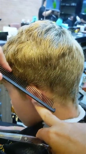 #barberlife #barbershop #haircolor #fade #hairstyle #hairstylist #hairstyles #barber #haircut #hair | FL Martinez