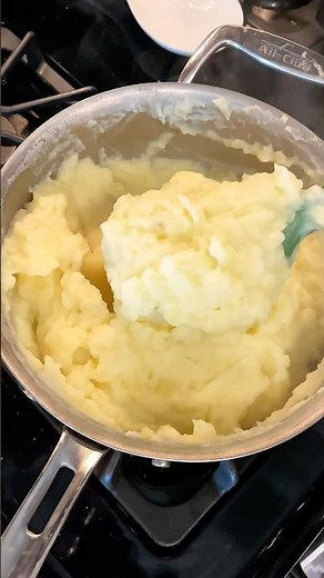 The BEST MASHED POTATOES