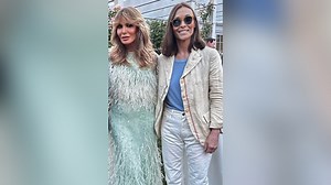 'Charlie's Angels' stars Jaclyn Smith, Kate Jackson stage a mini reunion