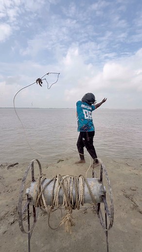 689K views · 2.3K reactions | Fish Hunting Bait Throwing Skills 2 #fishinglife #bait | Muktadal Fishing | Facebook
