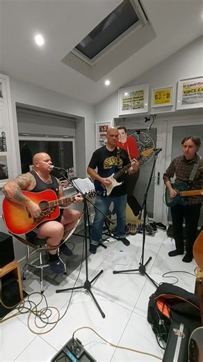 Ladies and Gentleman. Sometimes when musicians come together, it just flows lovely. Stand By Me #rockandroll #beneking #johnlennon #50s | The Baldy Holly Band