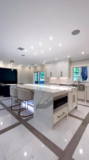 Luxury Listings on Instagram: "Check out this Backlit Marble Island Countertop 🤩⁠ Would you want this in your home?⁠ ⁠ By @faithfulcountertops⁠ ⁠ #luxurylistings #luxurykitchen #kitcheninspo #countertop #island #interior #dreamkitchen #kitchensofinstagram #homedecor #homesweethome #kitcheninspiration"