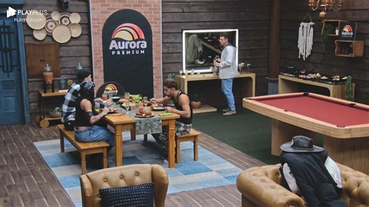Enquanto jantavam no Rancho do Fazendeiro, Sacha perguntou a Gui se ele definiu o voto dele na próxima Roça, que será em Fernando. Sacha comentou que estava pensando na escala de força entre os rivais e definiu Flor como a maior forte deles. Já as prioridades de eliminação são Fernando, Sidney e Flora 👀🔥 👉 Assine o #PlayPlus e tenha acesso à transmissão 24 horas de #AFazenda com 6 sinais exclusivos: PlayPlus.com! | A Fazenda