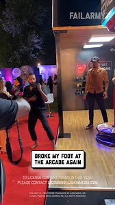 you're not supposed to hit that part... 😩 🤣 #arcade #boxing #punchingbag #punchmachine #punchingmachine #boxingmachine #kickboxing #boxermachine #bagworkout #gymfail #fail #fblifestyle | FailArmy