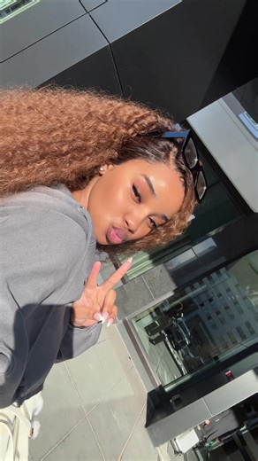 Beautiful day to be a black woman 🤍