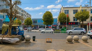 China’s Small Town Streets Show Real Daily Life