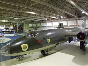 English Electric Canberra - Photos & Video