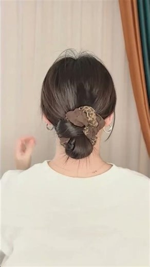 Lazy Low Bun in 10 Seconds: Effortless & Easy to Master